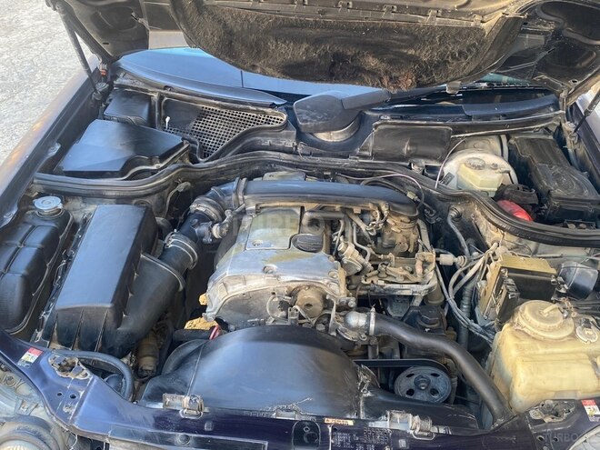 Mercedes E 230-17