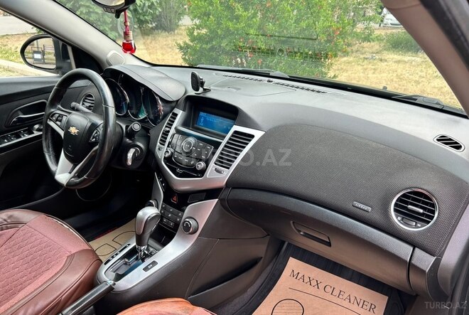 Chevrolet Cruze-11