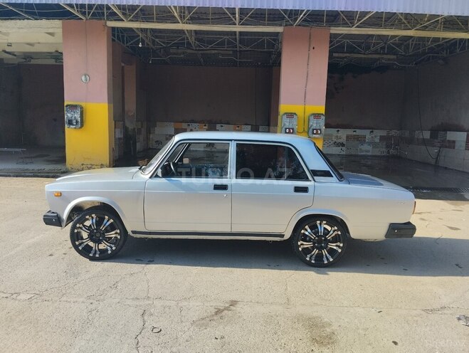 LADA (VAZ) 2107-2