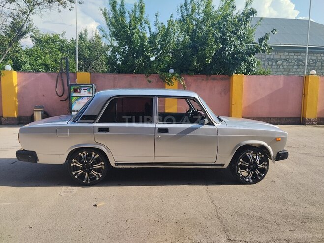 LADA (VAZ) 2107-5