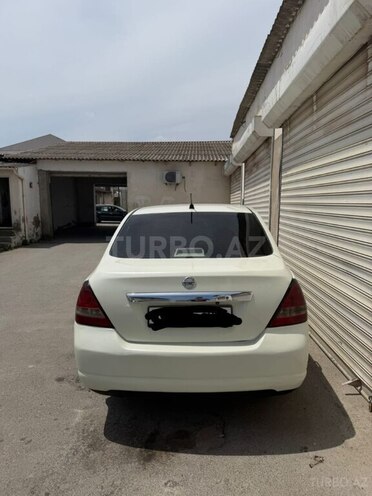 Nissan Tiida-2