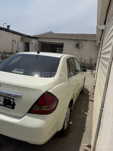 Nissan Tiida-3