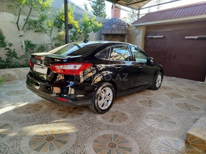 Ford Focus-13
