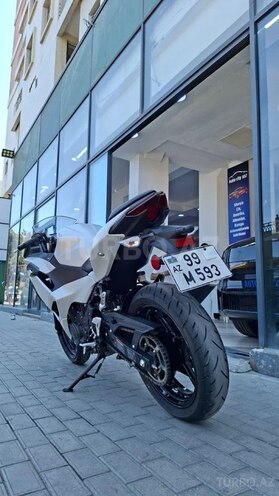 Kawasaki Ninja 500-23