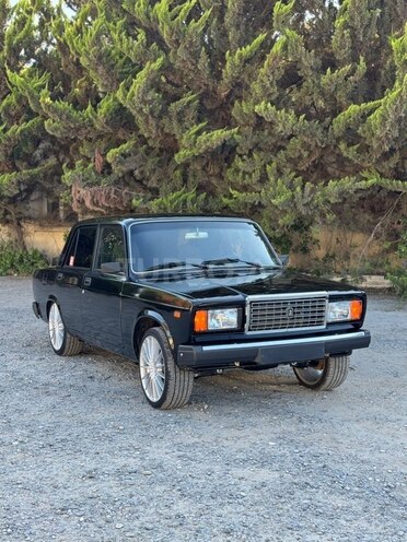 LADA (VAZ) 2107-2
