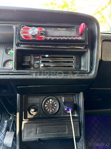 LADA (VAZ) 2107-21