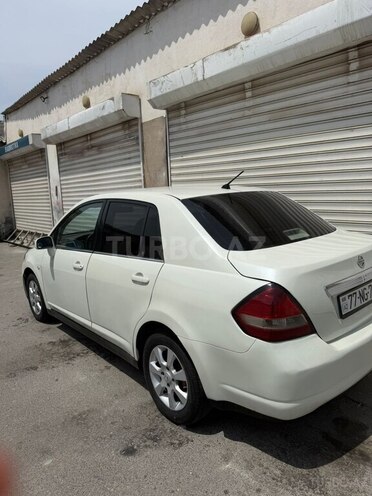 Nissan Tiida-6