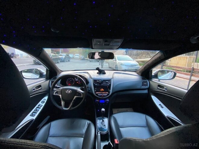 Hyundai Accent-3