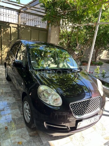 Nissan March-2