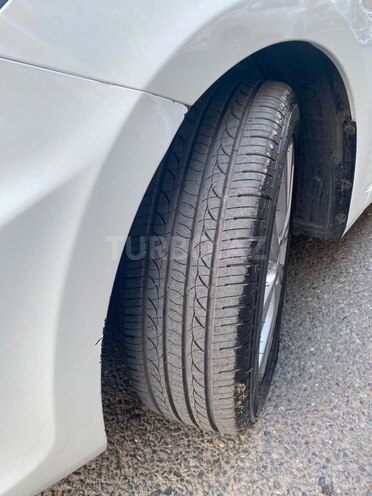 Hyundai Accent-5
