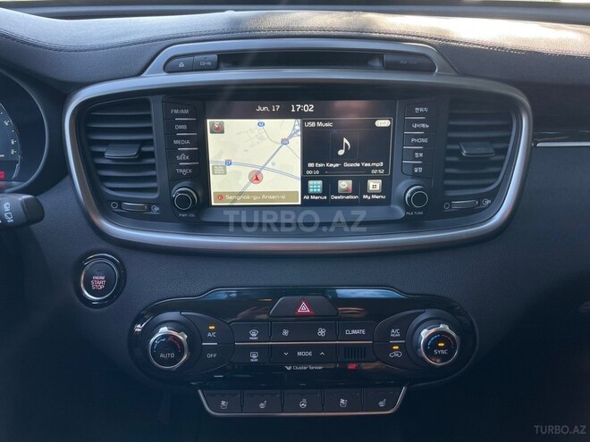 Kia Sorento-11