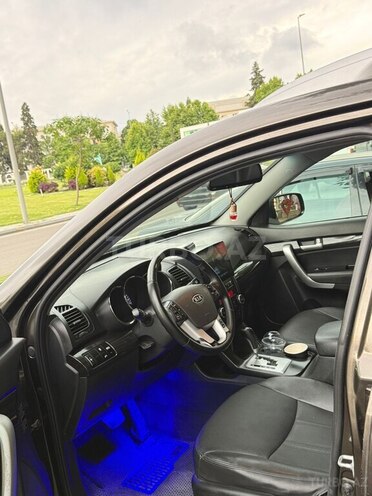 Kia Sorento-10