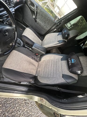 Opel Vectra-8