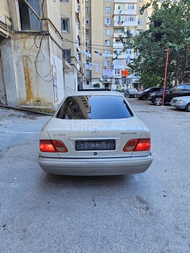 Mercedes E 280-7