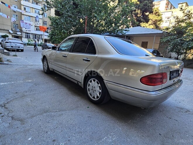 Mercedes E 280-19