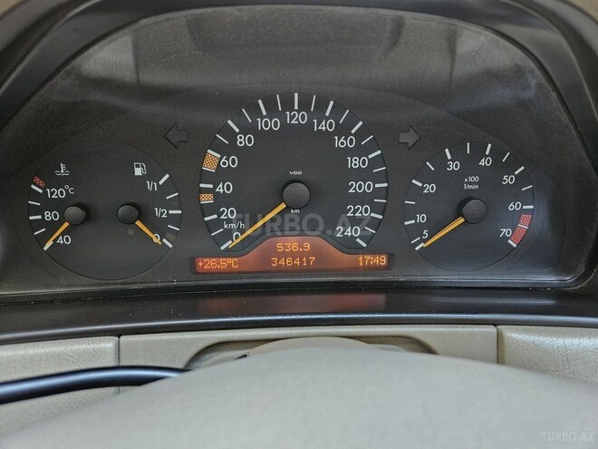 Mercedes E 280-4
