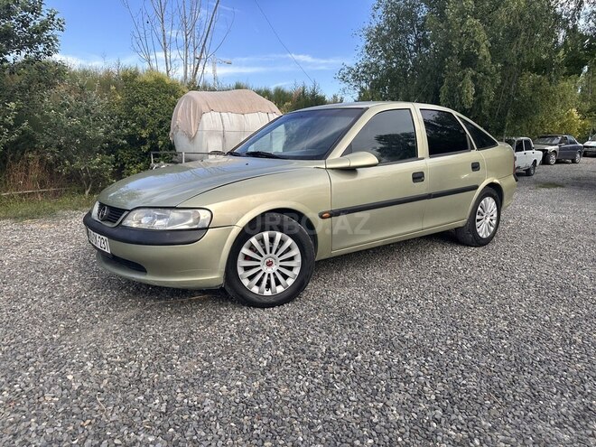 Opel Vectra-4