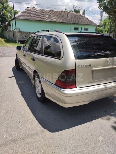 Mercedes C 220-2