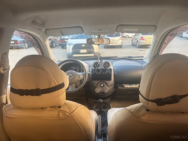Nissan March-8