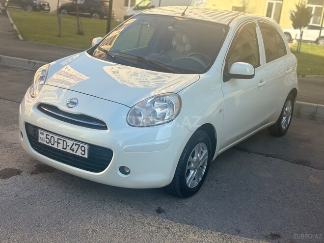 Nissan March-15
