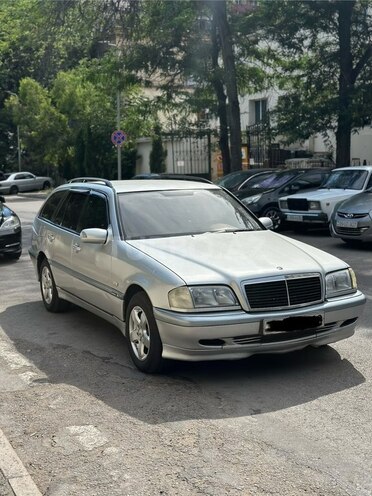 Mercedes C 220-2