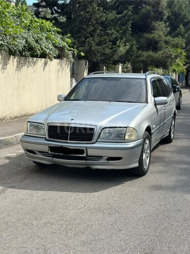 Mercedes C 220-1