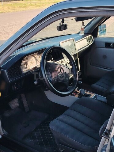 Mercedes 190-3