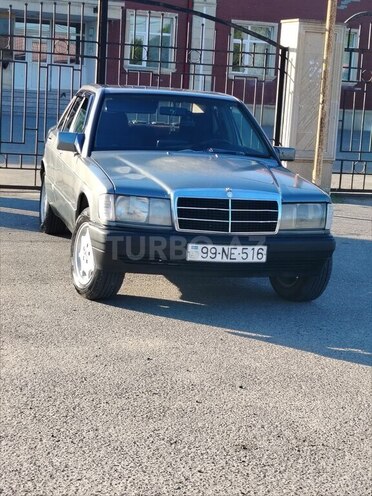 Mercedes 190-1