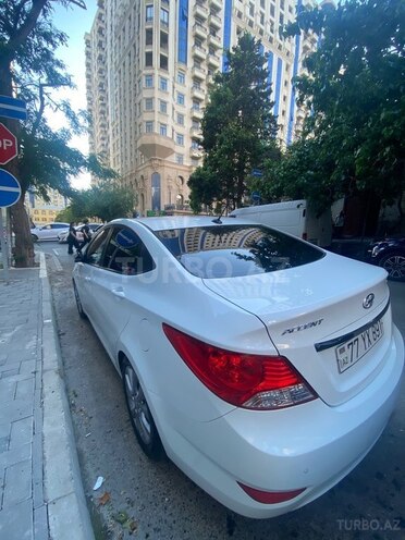 Hyundai Accent-8
