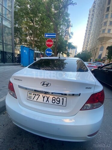 Hyundai Accent-6