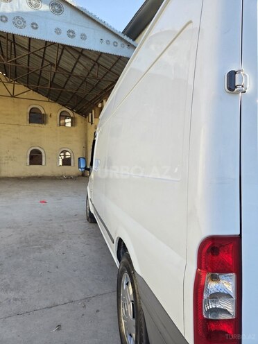 Ford Transit-5