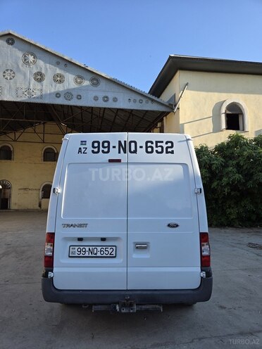 Ford Transit-4