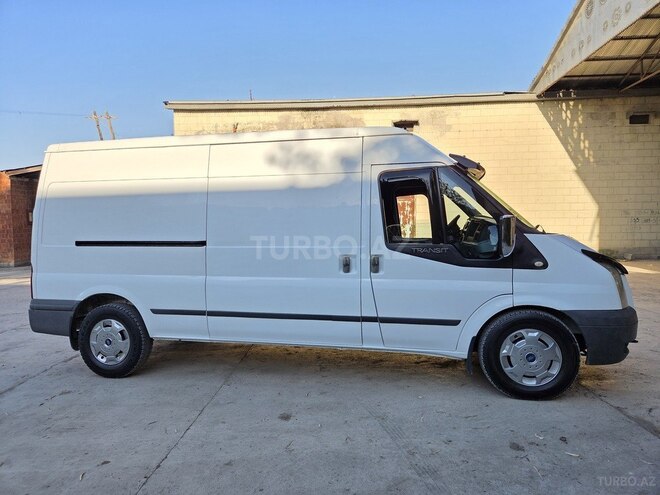 Ford Transit-3