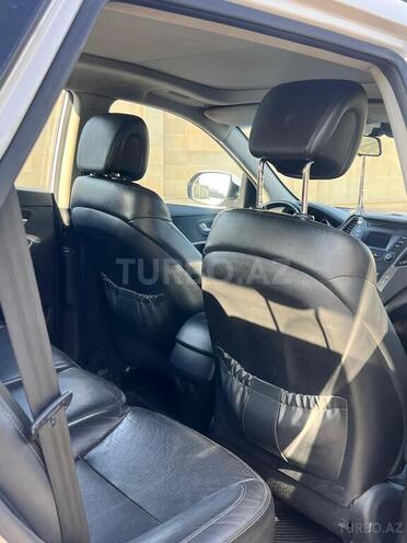 Hyundai Santa Fe-16