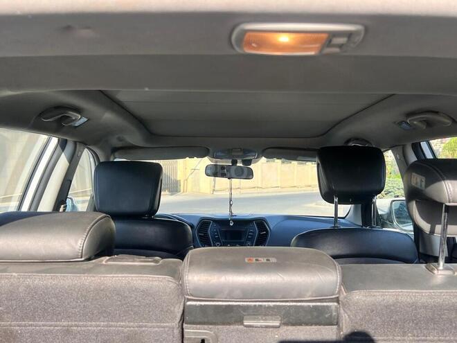 Hyundai Santa Fe-14