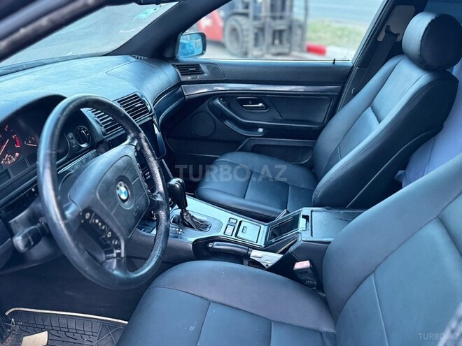 BMW 523-4