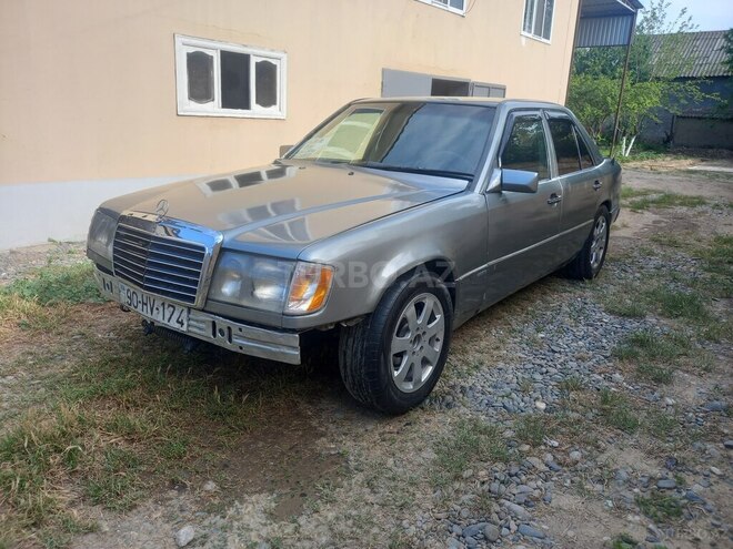 Mercedes 200 D-2