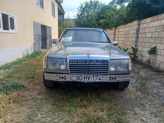 Mercedes 200 D-5