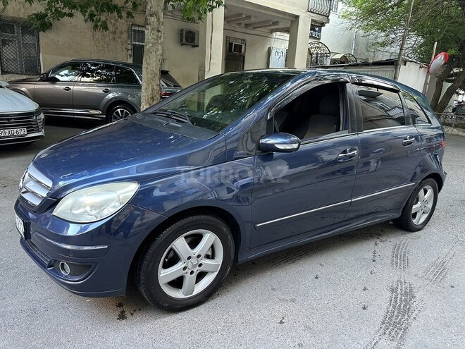 Mercedes B 200-4