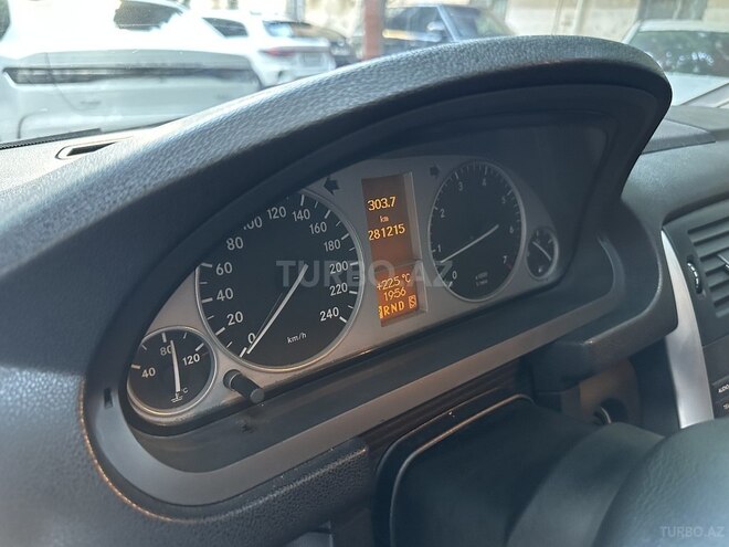 Mercedes B 200-11
