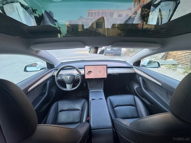 Tesla Model 3-14