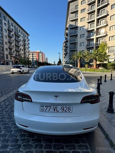 Tesla Model 3-8