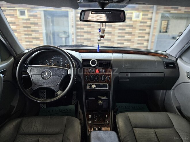 Mercedes C 240-11