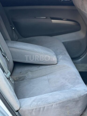 Toyota Prius-13