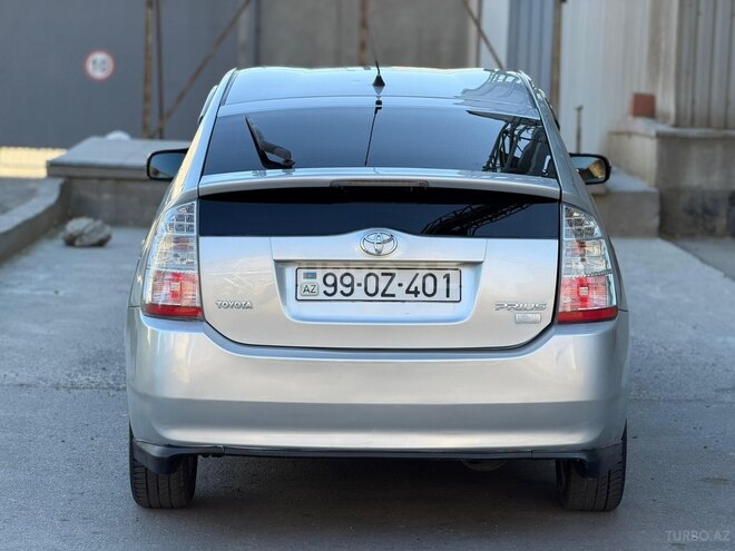 Toyota Prius-4
