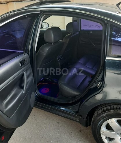 Volkswagen Passat-8