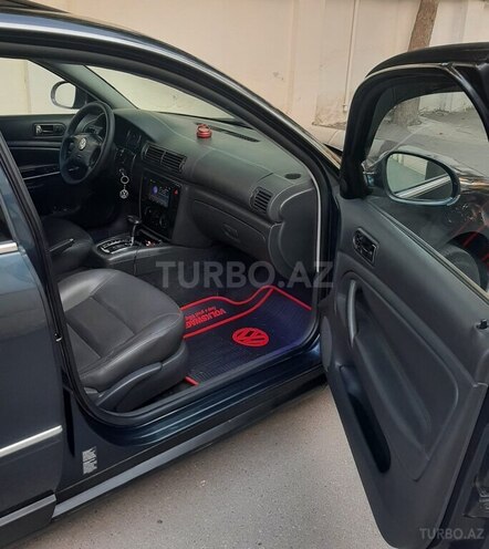 Volkswagen Passat-10