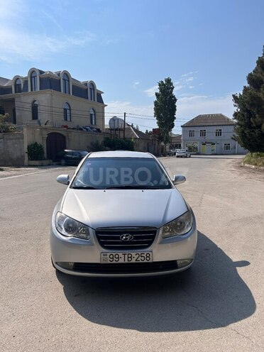 Hyundai Elantra-1