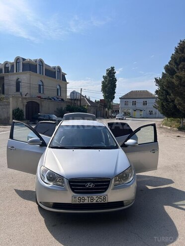 Hyundai Elantra-6
