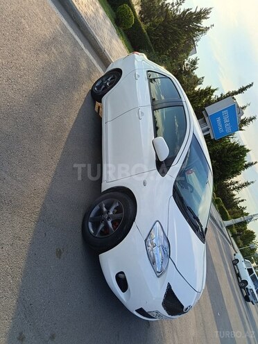 Toyota Yaris-4